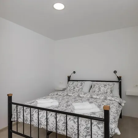 Siblings - Premium Two Bedroom With Terrace And Garden V... شقة Mokošica