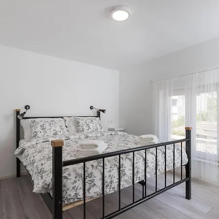 Siblings - Premium Two Bedroom With Terrace And Garden V... * Mokošica