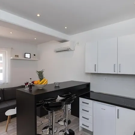 Siblings - Premium Two Bedroom With Terrace And Garden V... アパート Mokošica