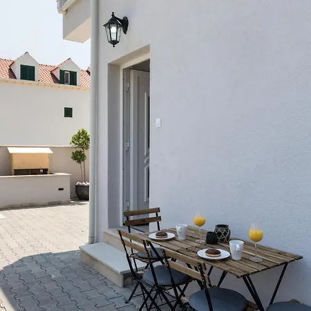 Siblings - Premium Two Bedroom With Terrace And Garden V... アパート