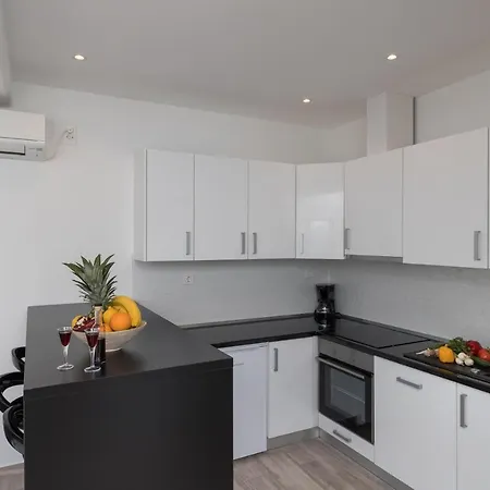 Siblings - Premium Two Bedroom With Terrace And Garden V...